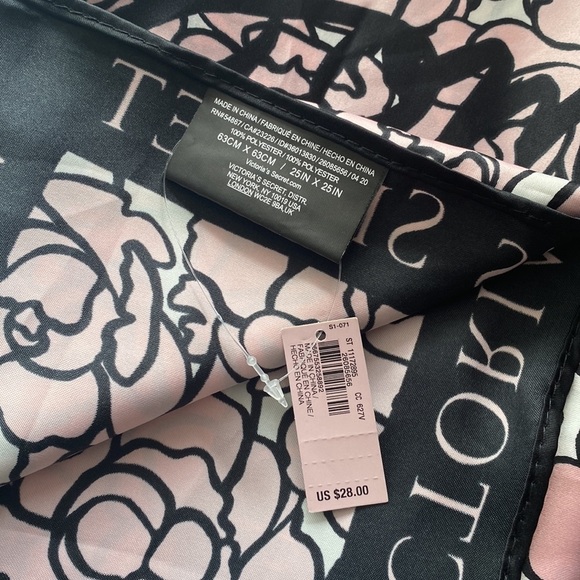 Victoria's Secret Scarf Pink Floral Logo Print Square Bandana - Picture 2 of 2